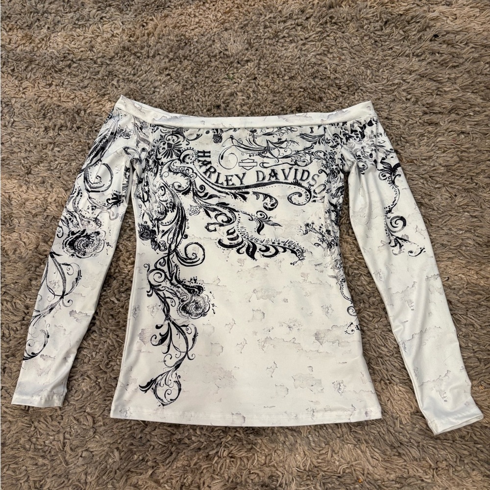 Harley-Davidson White Long Sleeve Off-Shoulder Top with Black Scroll Design